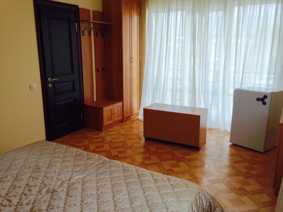 גודאותה Rozalin Guest House חדר תמונה