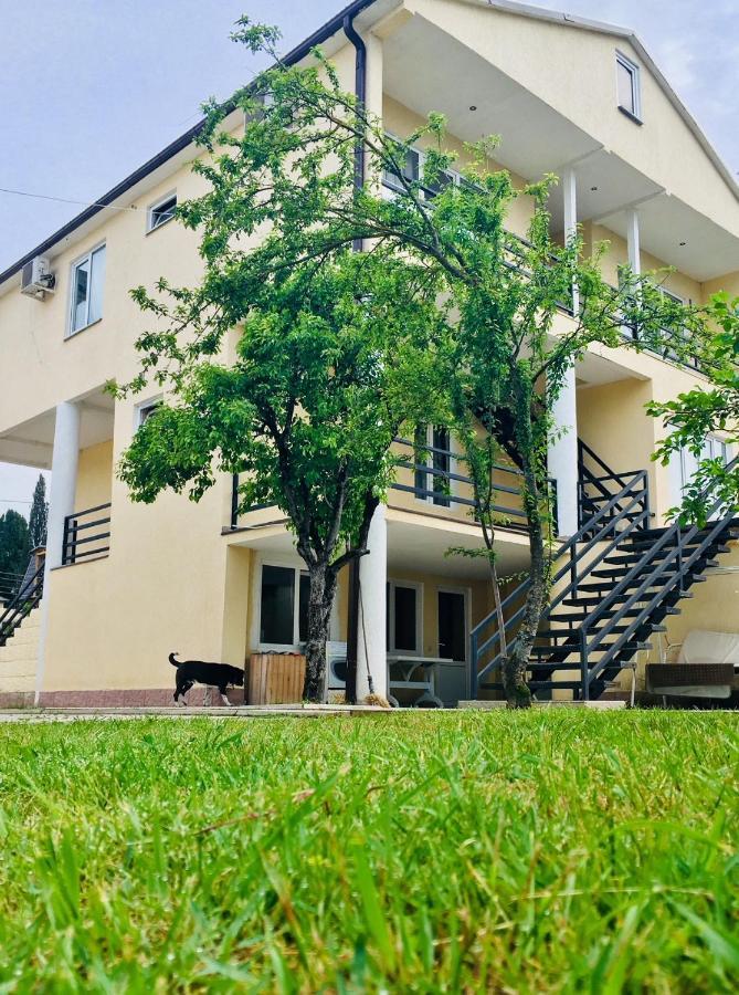 גודאותה Rozalin Guest House מראה חיצוני תמונה