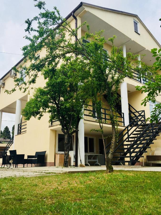 גודאותה Rozalin Guest House מראה חיצוני תמונה
